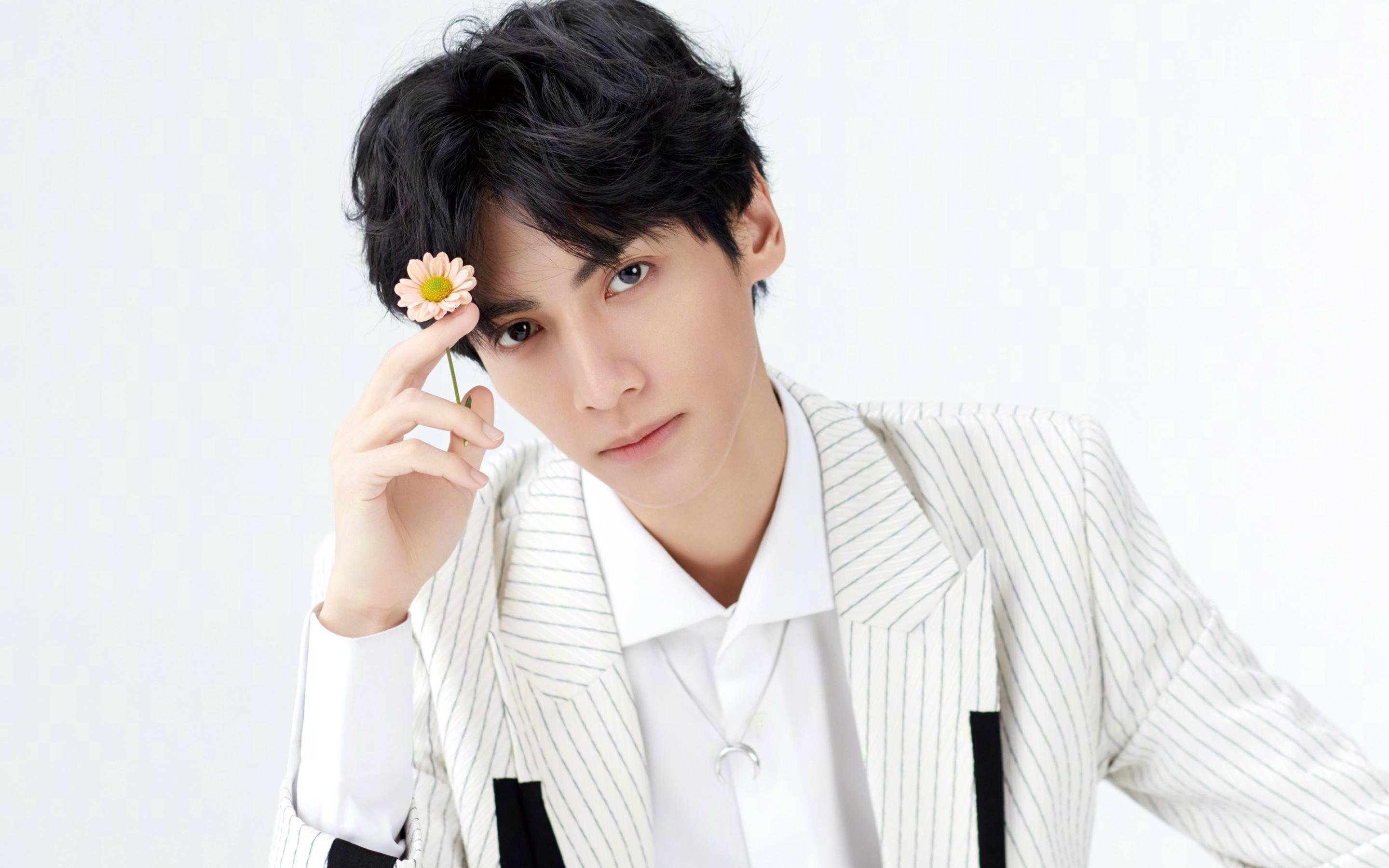 吸引最多赞助商的橄榄球队是哪一支？，橄榄球受欢迎