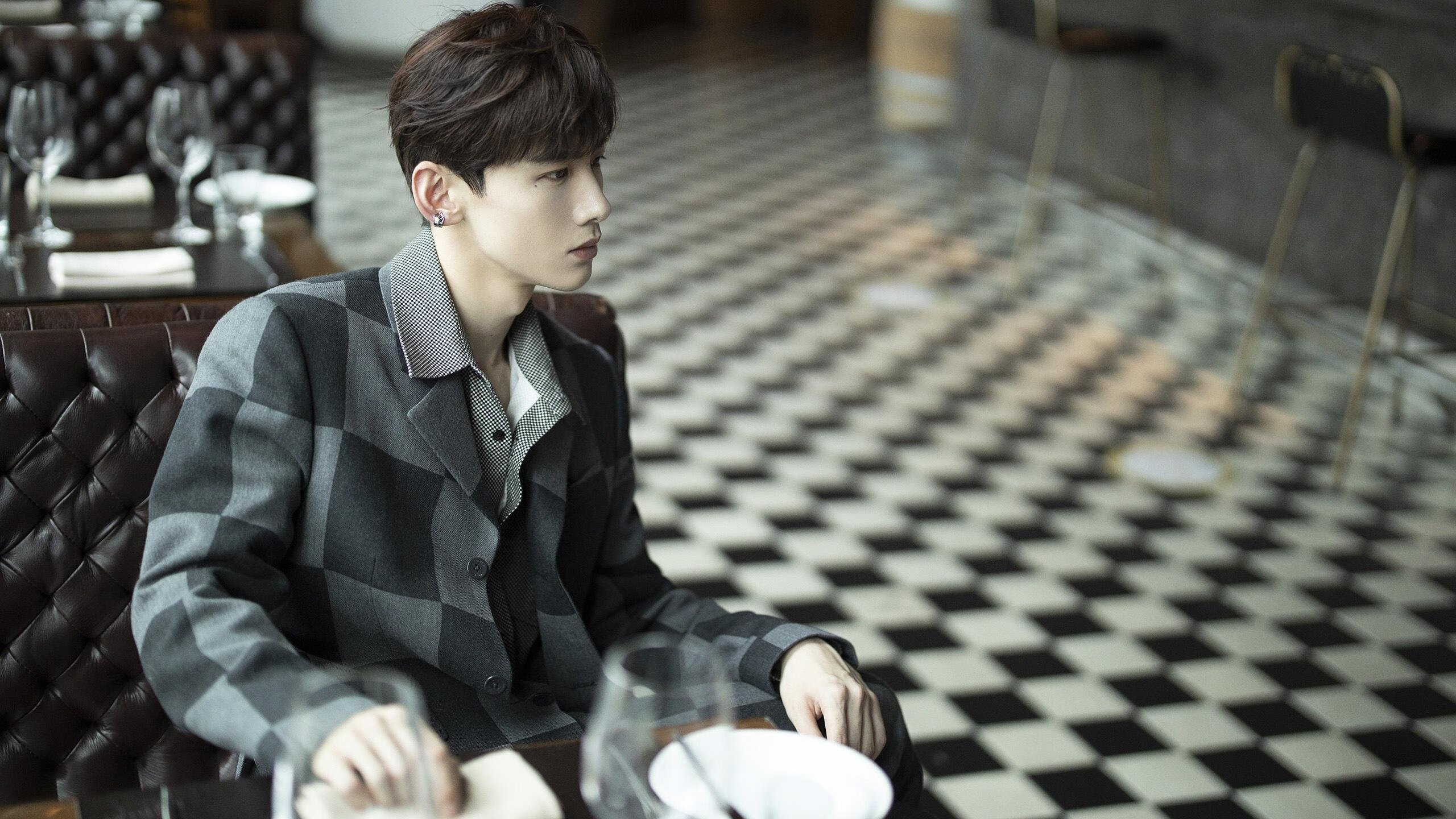 开云体育官网上-英超激烈争夺：悬念重重，场场精彩！，英超争冠